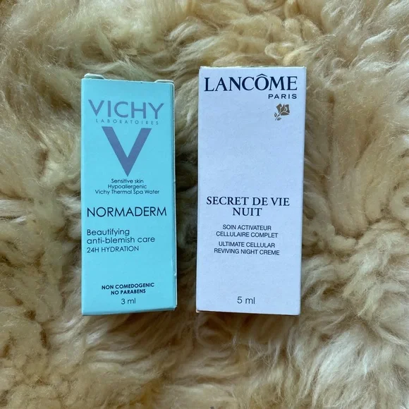 NWT Travel Size 8-Piece Skincare Set with Bag - Picture 6 of 12